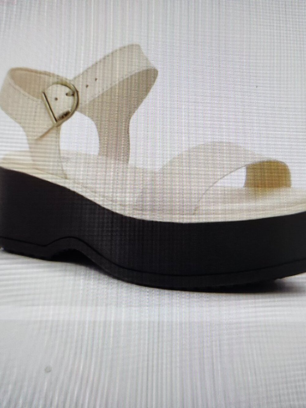 Sorel Dayspring Leather Honey White Platform Sandals. NIB. Size 10